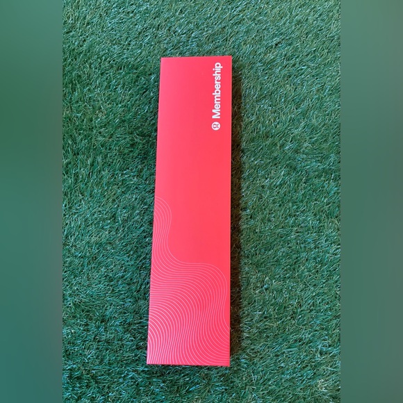 Lululemon ❤️ Collective Pinnacle Plus Red “Never Lost Keychain” - Picture 9 of 9